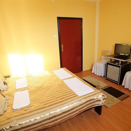Villa Atina สตราลาปาโฮวา ภายนอก รูปภาพ